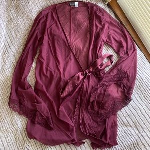 Frederick’s of Hollywood sheer tie robe Size medium maroon lingerie cover